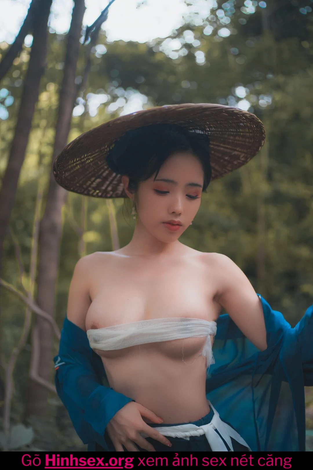 Sex kiếm hiệp trung quốc gái xinh vú tròn trong rừng hoang hình 1